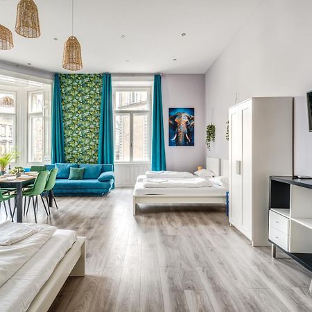Downtown Delight - Erzsebet Blvd - 13 Ppl Apartment Budapest Exterior photo