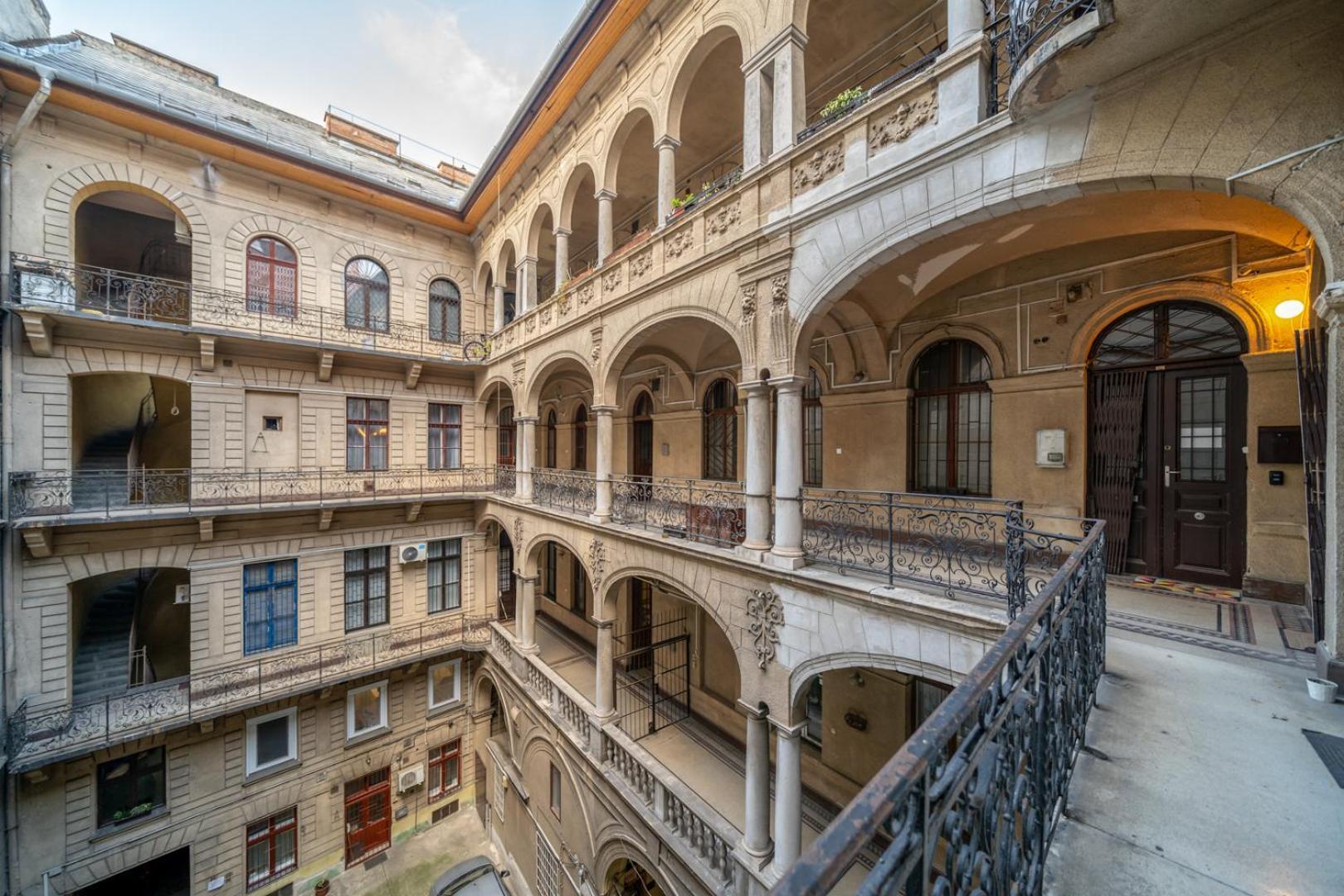 Downtown Delight - Erzsebet Blvd - 13 Ppl Apartment Budapest Exterior photo