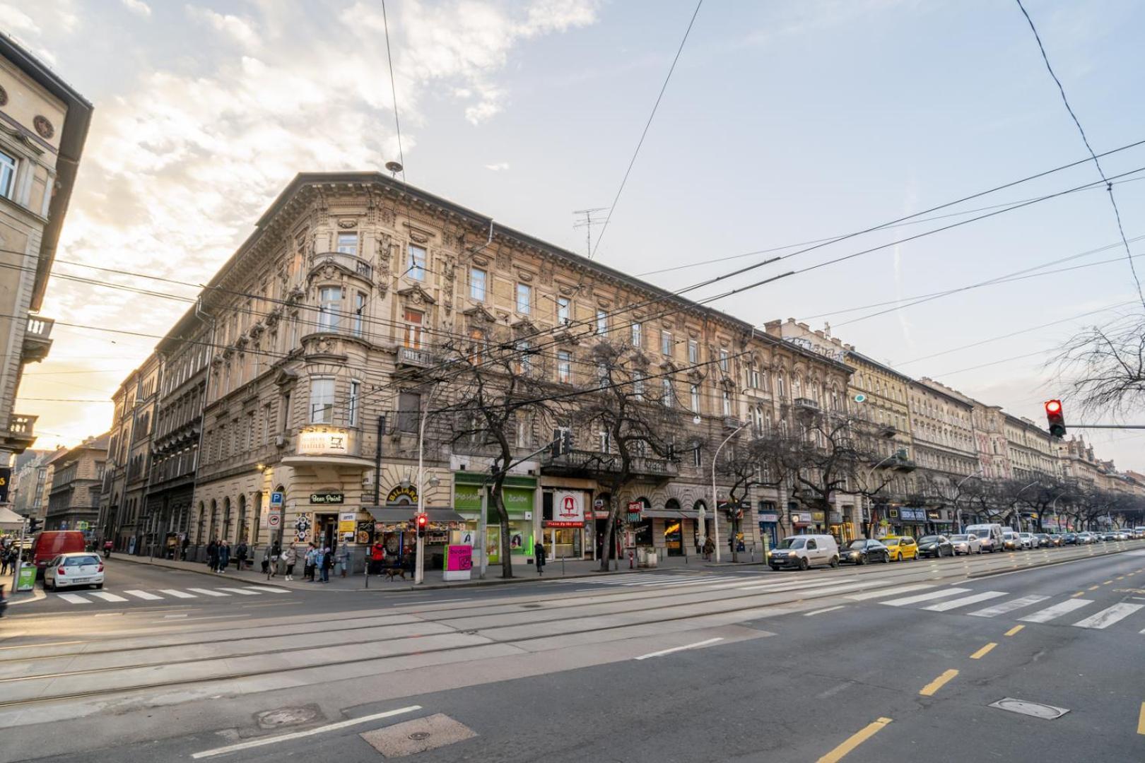 Downtown Delight - Erzsebet Blvd - 13 Ppl Apartment Budapest Exterior photo